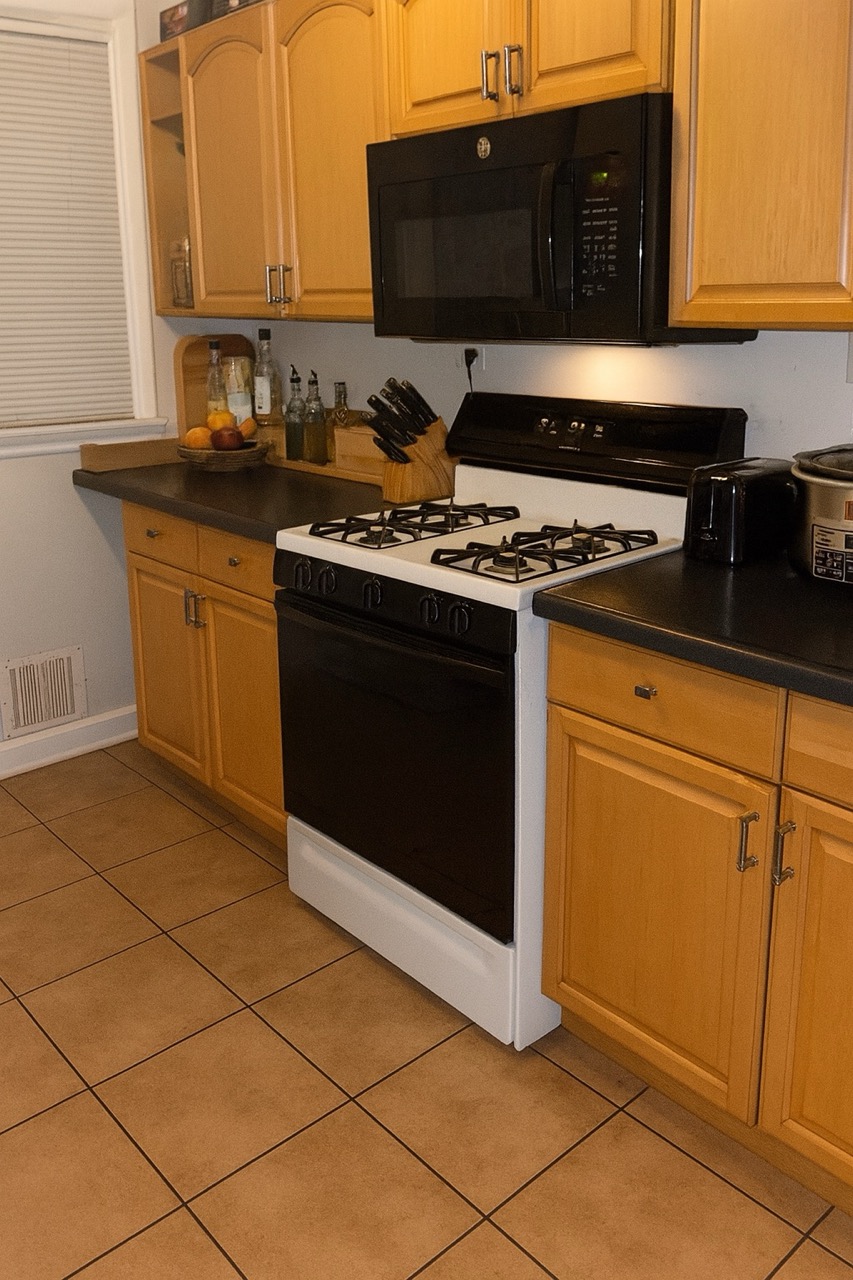 After Kitchen Organization cleaning - clean condition